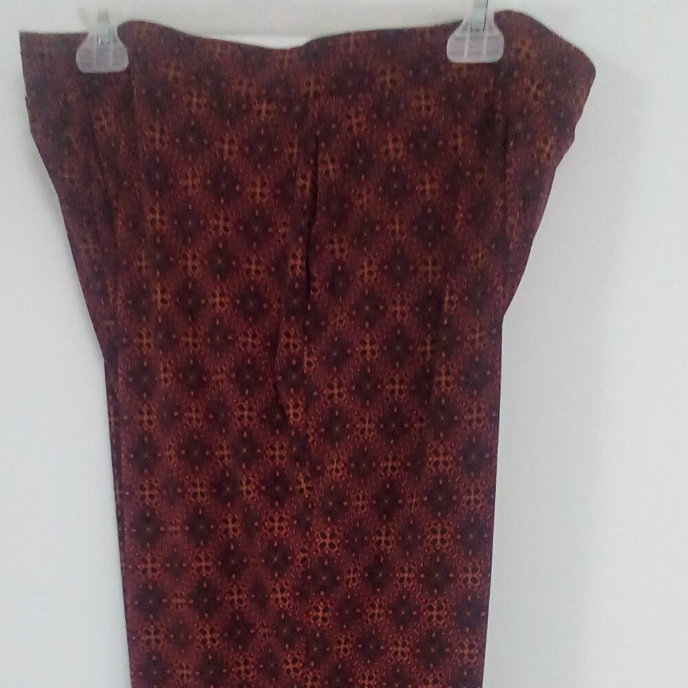 Susan Graver LP printed pant burgundy shades